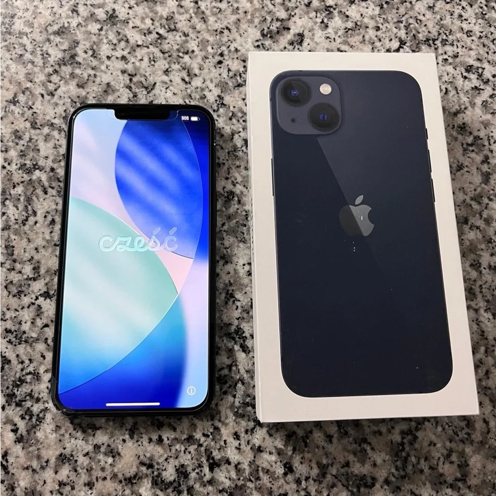 Apple iPhone 13 - Midnight